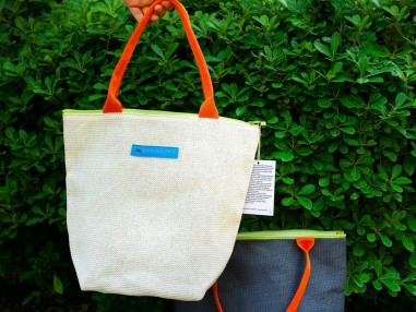 Bolsos con material reciclado: sostenibilidad y creatividad